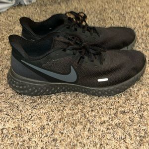 Black Men’s Nike Tennis Shoes Size 11